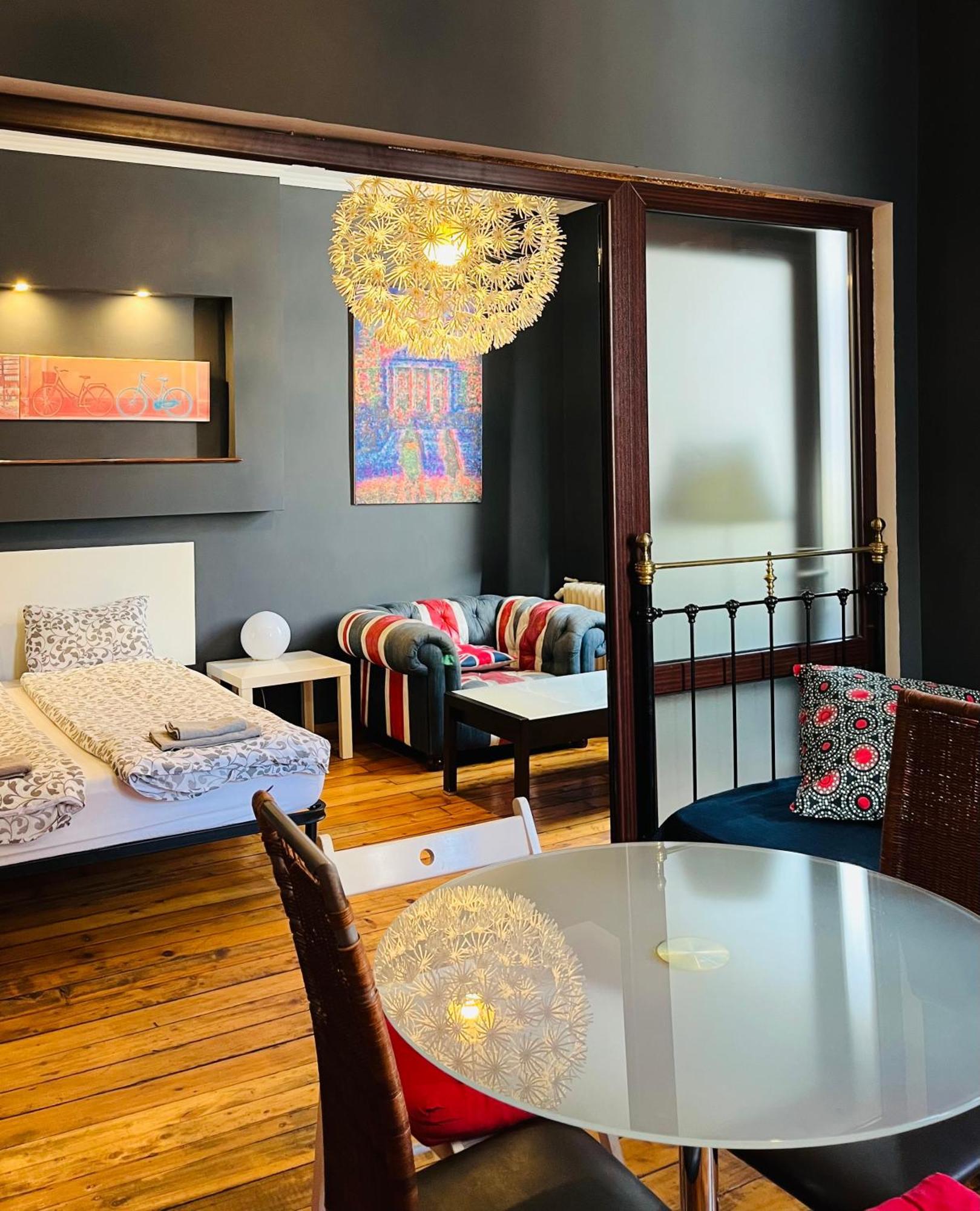 Apartemen Lovely Place *